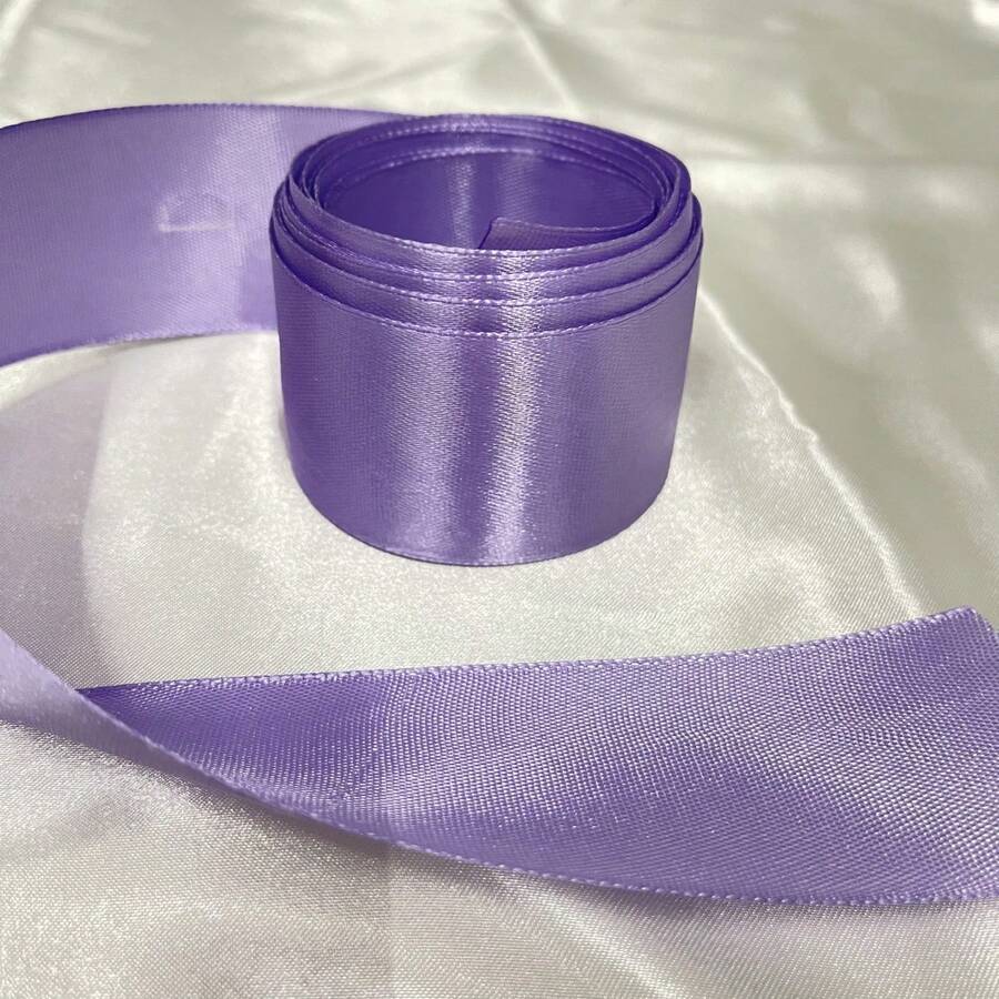1 卷 196.8 英寸双面高密度涤纶丝带，具有柔软垂坠效果，双面缎带用于礼品盒装饰，手工制作 DIY，条纹缎带适用于乡村婚礼请柬、新娘花束、秋季花环、圣诞派对装饰 - 淡紫色 - 查看 1