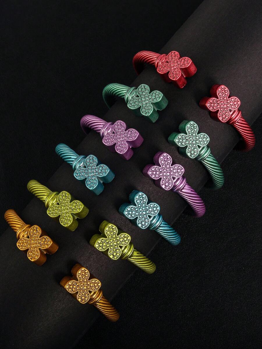 A Colorful Quatrefoil Joint Spray Painted Copper Bracelet Opening - Purple - View 1