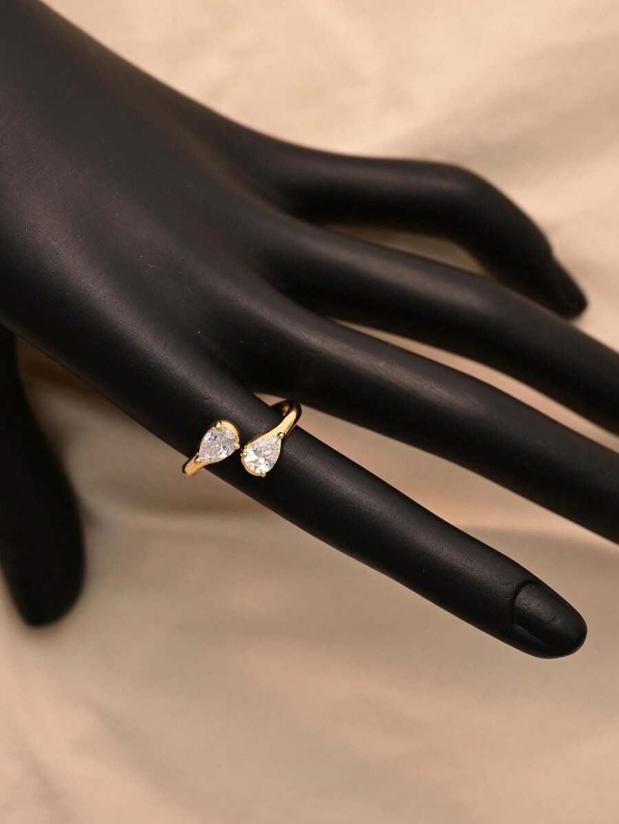 輕奢精品珠寶戒指女款水滴戒指