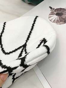 1頂女式針織毛帽,蜘蛛網紋冬帽,適用於日常穿著和節日裝扮 - 白色 - 查看 4