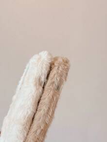 冬季毛茸茸手機殼，適用於 iPhone 14 Pro Max、 iPhone 13、 iPhone 12 Pro、 iPhone 15 和 iPhone 11 - 玫紅色 - 查看 2