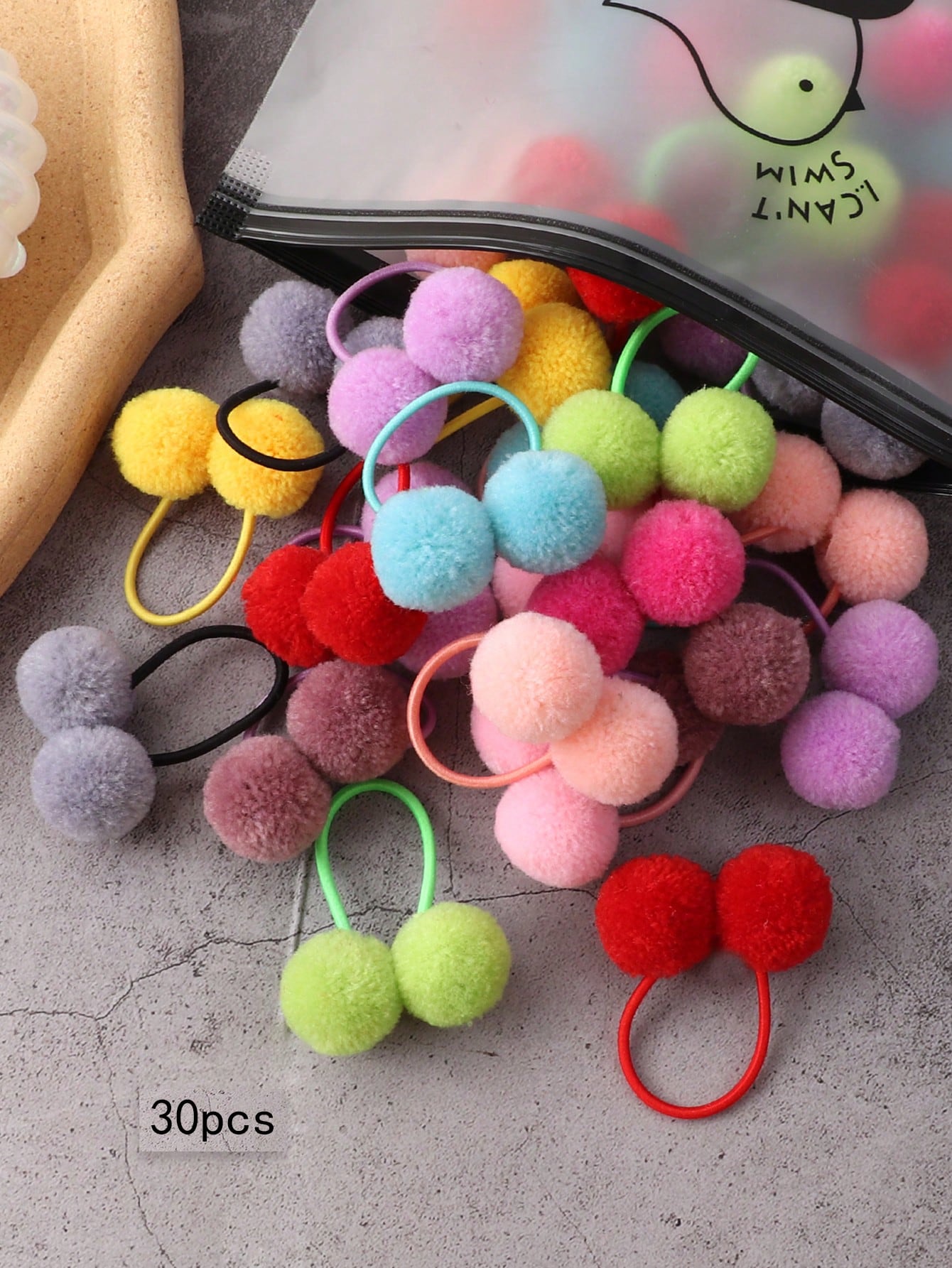 コットンヤーンのポニテリボン　グリーン　ヘアゴム　キッズ　ポンポン　ふんわり コットンヤーンのポニテリボン グリーン ヘアゴム キッズ ポンポン