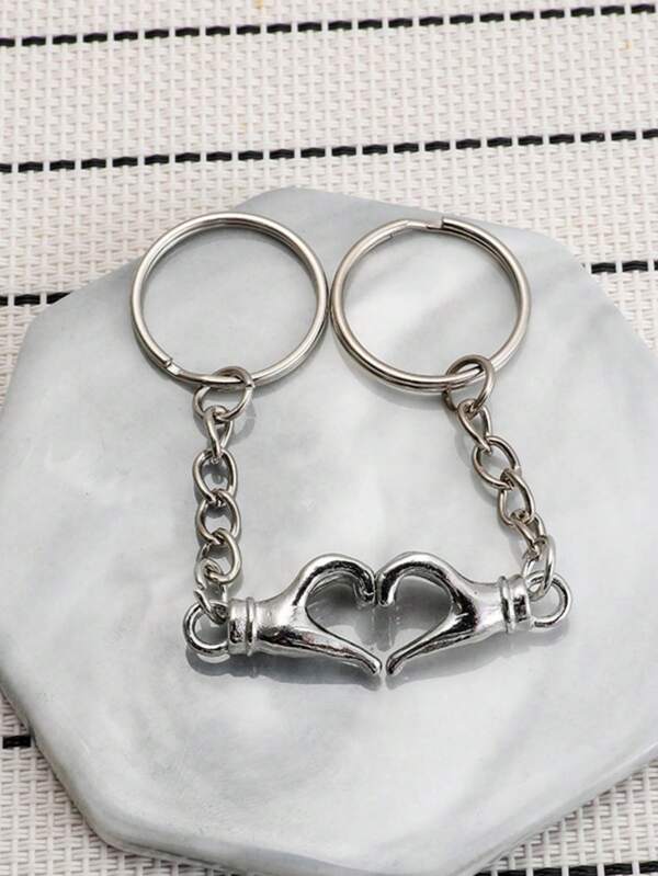 2 pièces porte-clés unisexe en métal en forme de cœur, décoration de porte-clés de couple, convient pour cadeau de la Saint-Valentin et accessoires de voiture, sac, école à usage quotidien
