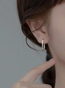 1 Pair Luxury 925 Sterling Silver Simple Oval Glossy Ear Buckle Women Fashion Bohemian European piercing Earrings Jewelry Suitable for Daily Wear