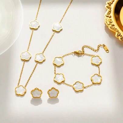 4入組法式古典風格色彩鮑魚貝殼套裝,鍍18k金,不退色不褪色,包含三叶草花瓣耳钉、手鏈和項鏈,適合女性日常配戴。