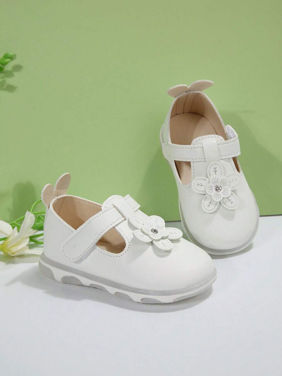 Baby Shoes With Sweet Decorations - Pink - View 1