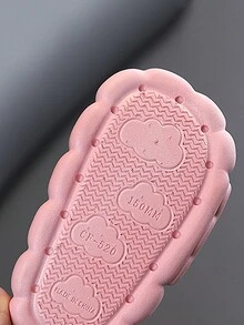 1雙厚實溫暖的卡通雲圖案防水防滑室內拖鞋適用於男女寶寶,適用於秋冬季節