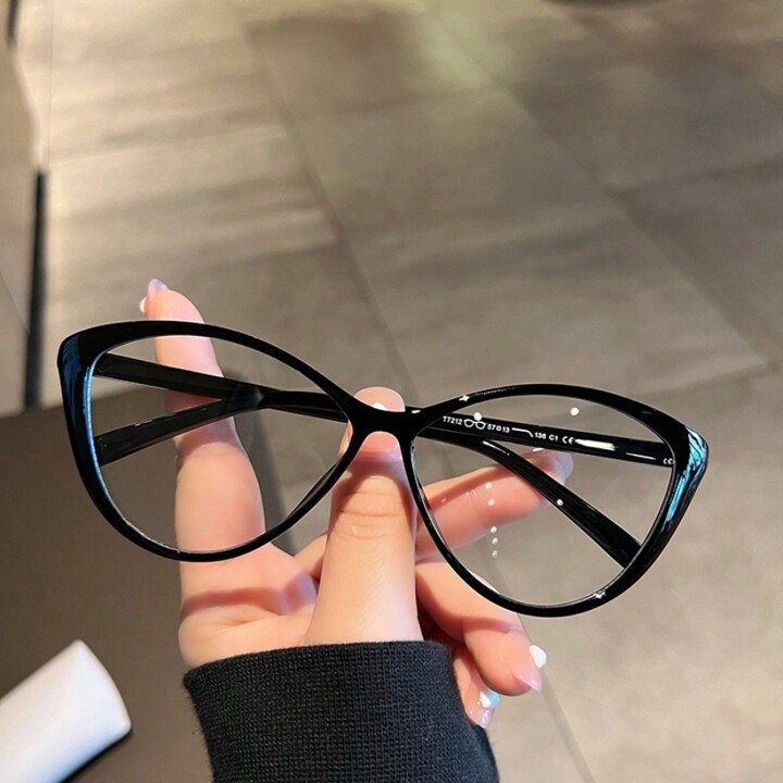 Stylish store plain glasses