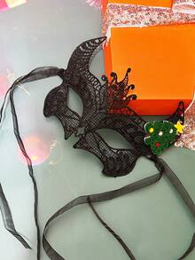 1頂聖誕帽,除了聖誕老人、糖果、雪花、鹿、花之外,還有黑色花邊口罩和面罩