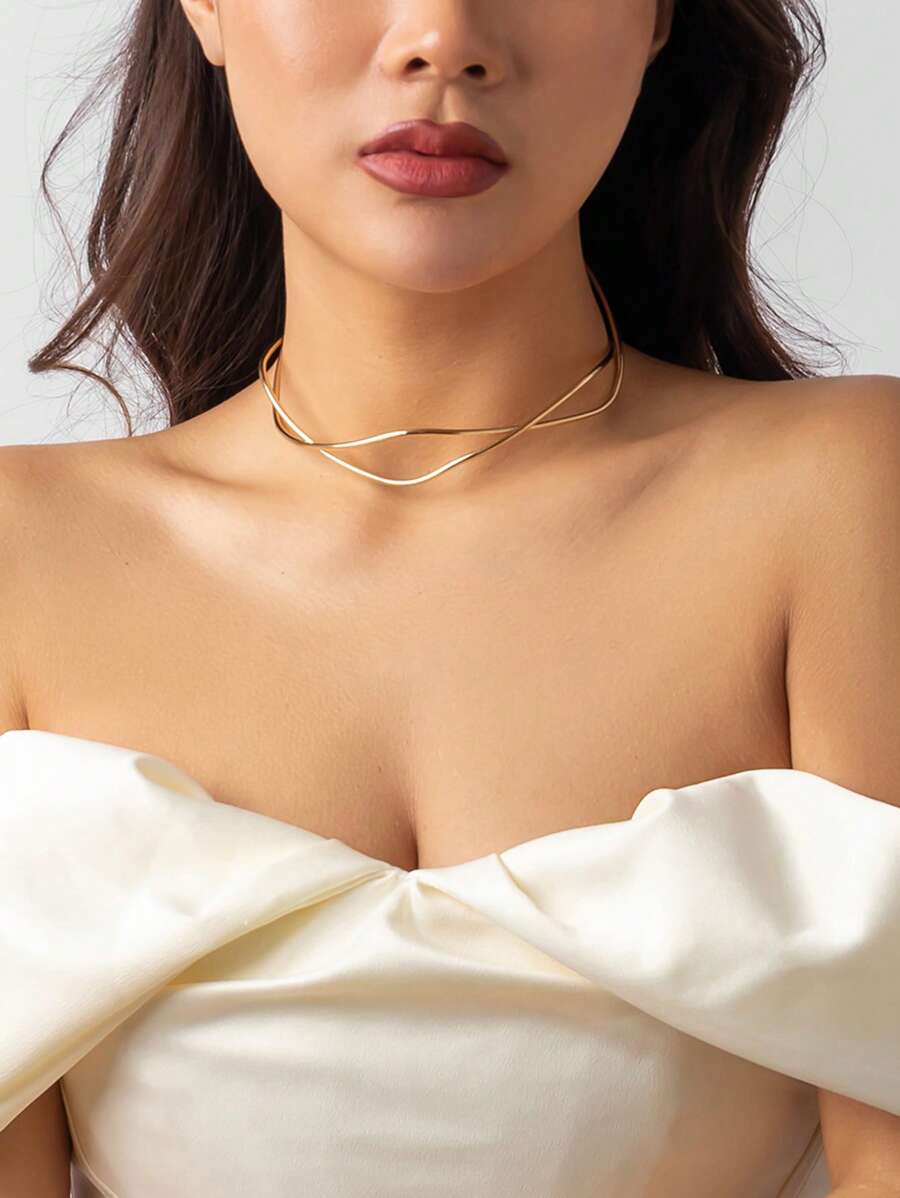 1個極簡時尚龐克風格金屬絲粗頸鍊,帶有獨特的十字形開口設計,適合女性,非常適合休閒穿著和音樂節派對