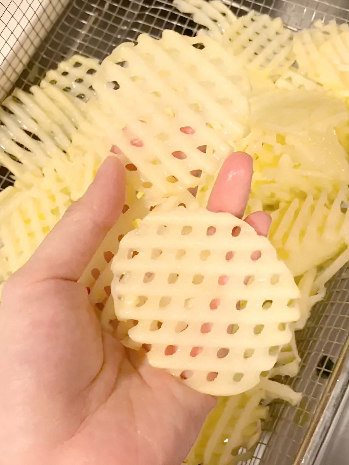 مقشرة البطاطس المصممة على شكل شبكة للقطع، آلة قطع...