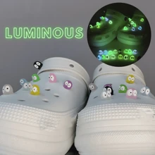 16入組夜燈萬聖節樹脂配件,可愛卡通眼球設計鞋花,適用於空洞鞋子,可拆卸