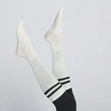 1 đôi Của phụ nữ Chóp giầy tròn Vớ Yoga Chống trượt Vớ Đối với Pilates Tập thể dục Với Không trượt & Thiết kế , Mùa Thu /đông - trắng - Xem 3