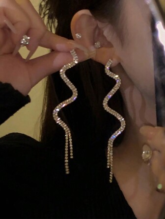 1 对金色欧美时尚奢华蛇形全水钻流苏耳环，适合新娘婚礼派对头饰万圣节