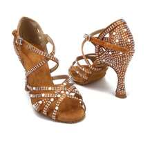 زوج من أحذية الرقص اللاتينية الحريرية المرصعة بالراين ستون والخرز الاصطناعي ، كعب عالي مريح للشا شا ، ضرورة لرقص اليوغا والحفلات الاجتماعية