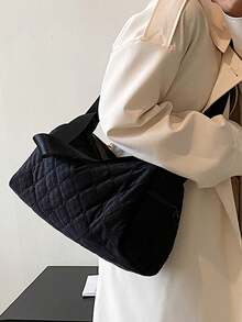 簡約菱形拼接棉被手提包,大容量肩背包,柔軟墊起手提包,棉被斜挎包,大容量工作肩背包,棉被包大容量斜背包,女士墊肩包