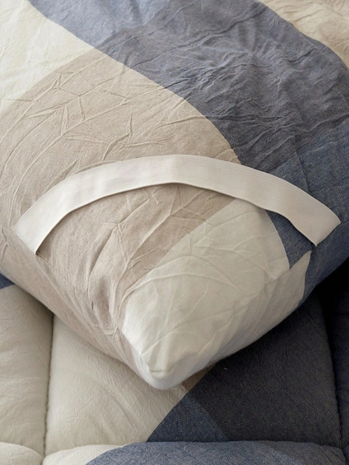 Cotton Filled Mattress Topper For Single Bed, Home & Dormitory Use