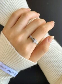 Bague forme de cœur en platine plaqué argent sterling 925, bague de conception de cœur creux, bague de luxe à la mode simulée en moissanite et zircone, cadeau de la Saint-Valentin, boîte-cadeau aléatoire
