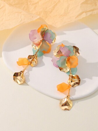 2 st. örhängen i bohemisk stil, handgjorda och vävda med blommor i mellanöstern, orientaliska palatsstil, färgglada kronbladsörhängen. Inkluderar örhängen med konstpärlor och blommor. Flera blommönster finns tillgängliga. Lämpliga för kvinnors vardagskläder, festivaler, fester och presenter. Obs: På grund av handgjord natur kan produkten ha viss deformation under frakt. Justera manuellt vid mottagandet.