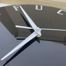 12英寸创意字母挂钟，字母图案，静音电池供电，适用于客厅、卧室、餐厅，个性化墙面装饰，表达心情，全新时间概念，拖延症患者的完美之选（不含电池）