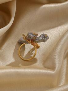 一枚可愛氣質輕奢度假風格的戒指,採用天然珍珠和琺瑯釉滴油裝飾上花和葉,適合假日宴會 - 酒紅色 - 查看 3