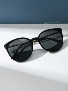 CHICVUE Okulary przeciwsłoneczne retro okrągłe metalowe, modny klasyczny design na podróże na świeżym powietrzu, na plażę, na wakacje, na co dzień, okulary z filtrem UV do jazdy samochodem, prezenty świąteczne na zimę - Czarne - Zobacz 3