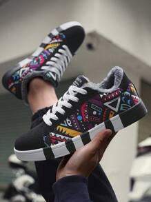 男士塗鴉設計滑板鞋，最新秋冬系列，加厚舒適，男女皆宜，適合情侶穿梭派對或休閒活動
