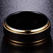 Anillo De 1 Pieza 8mm De Acero Inoxidable Con Superficie Pulida Negra De Alta Calidad Y Borde Chapado En Oro Para Compromiso De Bodas. Mejor Anillo De Regalo Para Días Festivos Para Ser Queridos, Padres, Familiares Y Amigos. - Negro - Ver 4