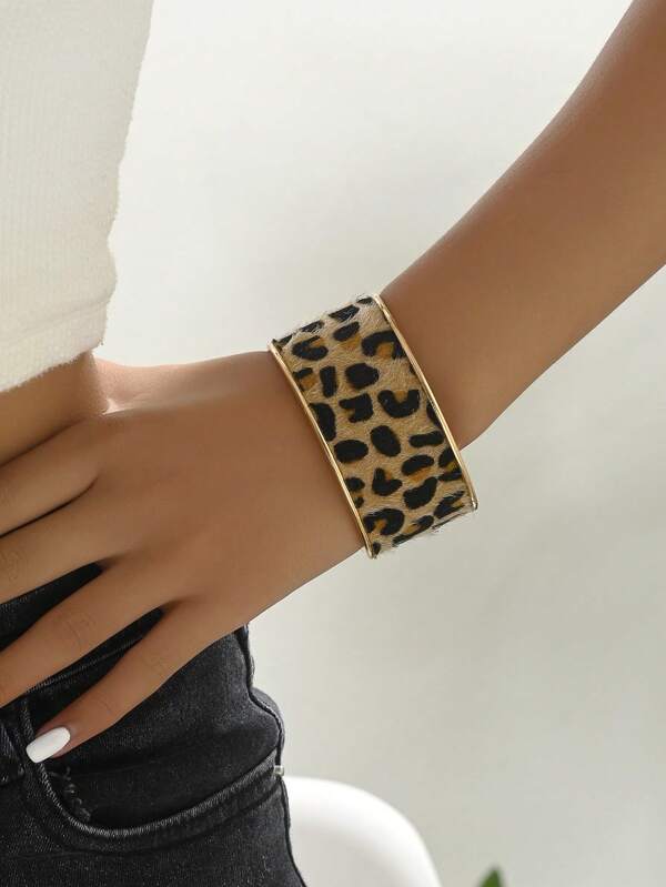 1pc Fashionable Exaggerated Leopard Print Horse Hair Open Cuff Bracelet