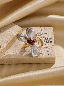 一枚可愛氣質輕奢度假風格的戒指,採用天然珍珠和琺瑯釉滴油裝飾上花和葉,適合假日宴會 - 酒紅色 - 查看 5