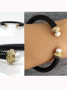 1入時尚黑色真空電鍍6毫米不銹鋼絞線手鍊，帶有仿珍珠細節，可調節開口設計，精美優雅，非常適合作為家人、朋友或鍾情之人的魅力禮物 - 黑色 - 查看 1