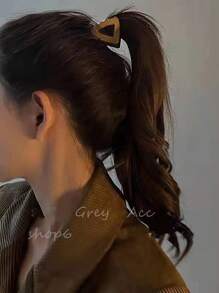 1入新品85度暗灰色三角形女式高馬尾髮型夾,小尺寸髮夾,髮飾 - 彩色 - 查看 2