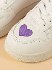 Girls' Purple Lightweight Waterproof Flat Sports Shoes With Heart & Butterfly Embroidery Design, Suitable For All Seasons