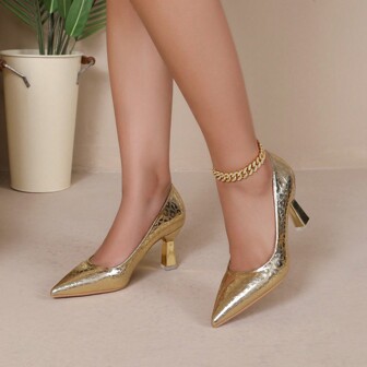 欧美风格女士时尚高跟鞋，2023年季节性新品，精致优雅，尖头厚底低跟低鞋面鞋。