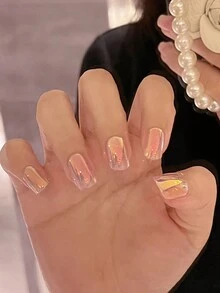 女神優雅嬌美，多巴胺很現實，純手工 INS 風格的短實色美甲簡單美白。批發紫金閃粉美甲貼美白熱門女孩美甲貼。隨時隨地輕鬆攜帶和佩戴。24 片入。 - 彩色 - 查看 6