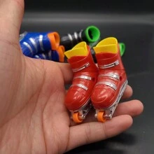 2pcs Random Color Finger Roller Skates, Mini Inline Skates Tool, Creative Novelty Model Toy - Multicolor - View 2