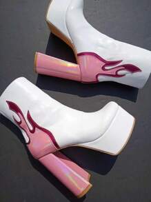 Botas botines de dama con plataforma y detalles de llamas - Blanco - Ver 2