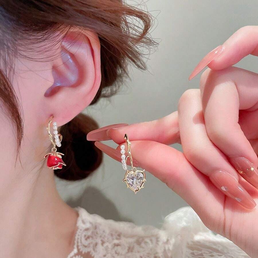 1 đôi Thành thật Mạ vàng Bạc 925 Kim băng Với Trân châu Và Đồ trang trí Rhinestone Love Tim Hoa tai , Thích hợp Đối với Của phụ nữ Mặc hàng ngày Và Như Lễ hội Món quà Đối với Đồ trang sức , Thời trang Phụ kiện Với Thanh lịch Phong cách - Nhiều màu - Xem 1