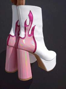 Botas botines de dama con plataforma y detalles de llamas - Blanco - Ver 3