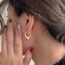 1 对 24K 镀金不对称水滴耳环不匹配耳环，融化液体不对称不锈钢吊坠耳环，女士金色耳环