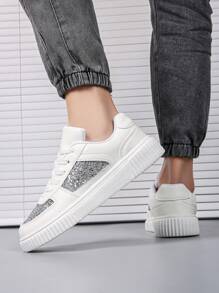 Chaussures décontractées blanches pour femmes, nouvelles baskets polyvalentes pour automne/hiver, chaussures basses blanches pour étudiants, chaussures de sport à semelle souple, chaussures de couleur argentée Galerist