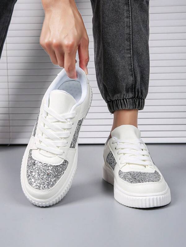 Chaussures décontractées blanches pour femmes, nouvelles baskets polyvalentes pour automne/hiver, chaussures basses blanches pour étudiants, chaussures de sport à semelle souple, chaussures de couleur argentée Galerist