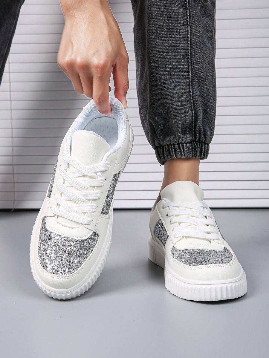 Chaussures décontractées blanches pour femmes, nouvelles baskets polyvalentes pour automne/hiver, chaussures basses blanches pour étudiants, chaussures de sport à semelle souple, chaussures de couleur argentée Galerist