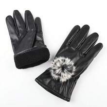 1對女款黑色冬季手套,裝飾有毛球,保暖防風,時尚多變,優雅個性,奢華豪華,適用於日常使用和約會