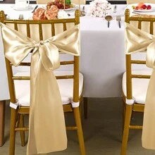 1個帶有花朵、蝴蝶結和緞帶的婚禮彈性椅套,適用於宴會派對裝飾