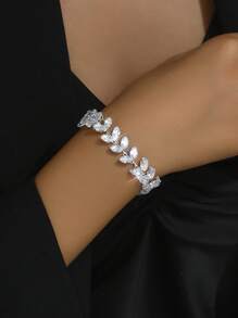 1pc Women's Delicate Silver Leaf Design Bracelet In Cool Tone - Silver - View 3