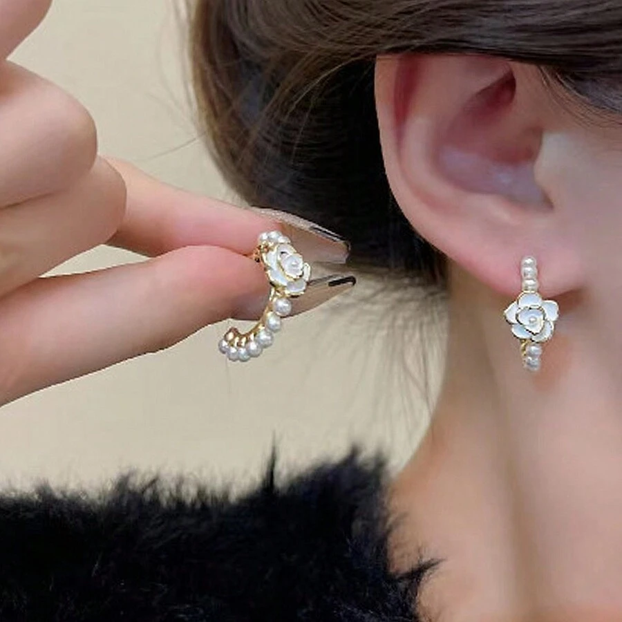 1pair Flower & Faux Pearl Earrings - Yellow Gold - View 1