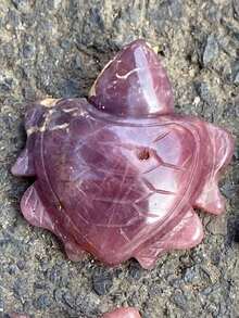 天然水晶粉紅水晶雕刻龜裝飾品,手工雕刻藍、粉色水晶脈輪療癒石,冥想能量石,約5厘米大小,顏色變化為粉紫色,每件都是獨一無二的,品質優良,充滿能量,單獨出售,謝謝 - 彩色 - 查看 1