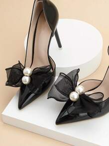 2pcs Simple & Vintage Pearl Decor Shoe Clip With Fishnet Lace For Elegant And Stylish Look