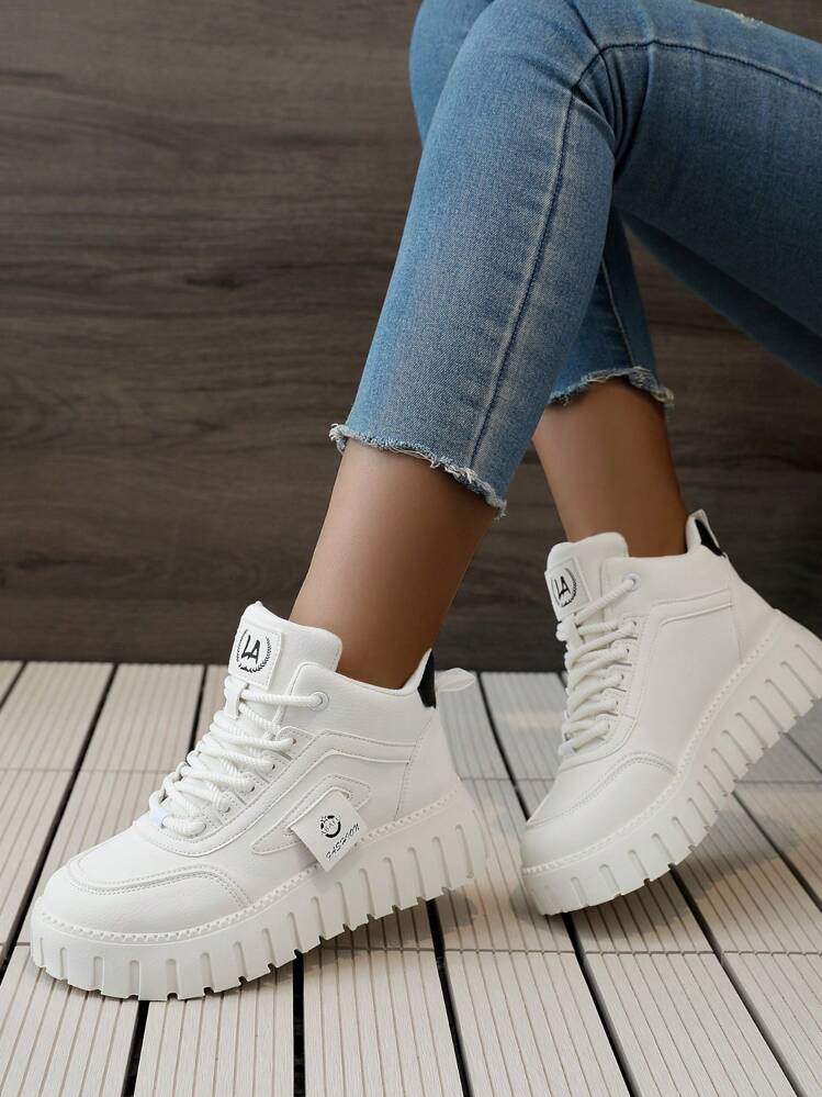 Thick soled Casual Shoes For Girls With Inner Heightening And Wear Resistance Suitable For Students Flat Shoes With Pu Leather Surface And Simple Style Leisure And All match For Girls. SHEIN